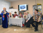 Сцена из спектакля «Вера, Надежда, Любовь и война». Читаем солдатские письма